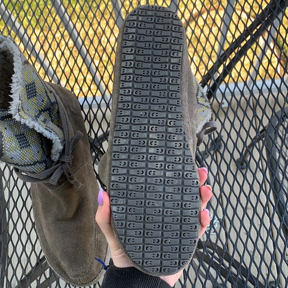 Sanuk boots - Picture 3 of 5